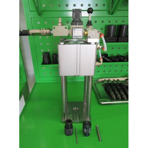 Пневматический пресс для запрессовки ограничительной втулки регулировочной шайбы